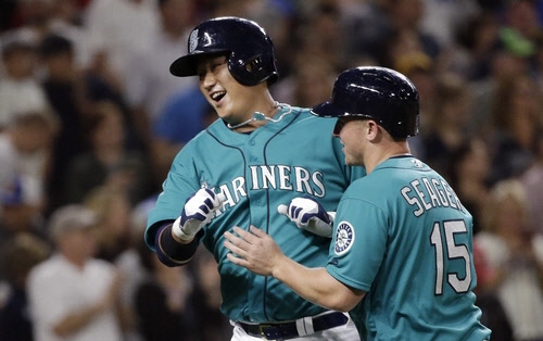 메이저리그에서 이대호의 영입에 가장 적극적이던 친정팀 시애틀 매리너스가 이대호를 대체할 선수를 영입함에 따라 이대호의 메이저리그 잔류 가능성은 줄어들고 있다. 사진=시애틀 매리너스 페이스북